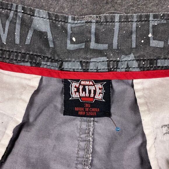 MMA Elite Shorts Mens 36 Gray Barbed Wire Print Cargo Y2K - Picture 2 of 15